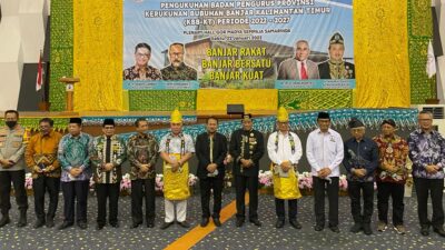 Dihadiri Sultan Banjar, Gubernur Kaltim Kukuhkan Pengurus KBBKT Periode 2022-2027