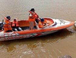 Asyik Bermain Lempar Sandal, Pemuda 20 Tahun Hilang Tenggelam di Sungai Mahakam