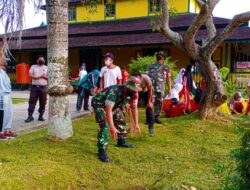 Jelang Ramadan, Koramil 03 Gotong Royong Bersihkan Ikon Samarinda Seberang