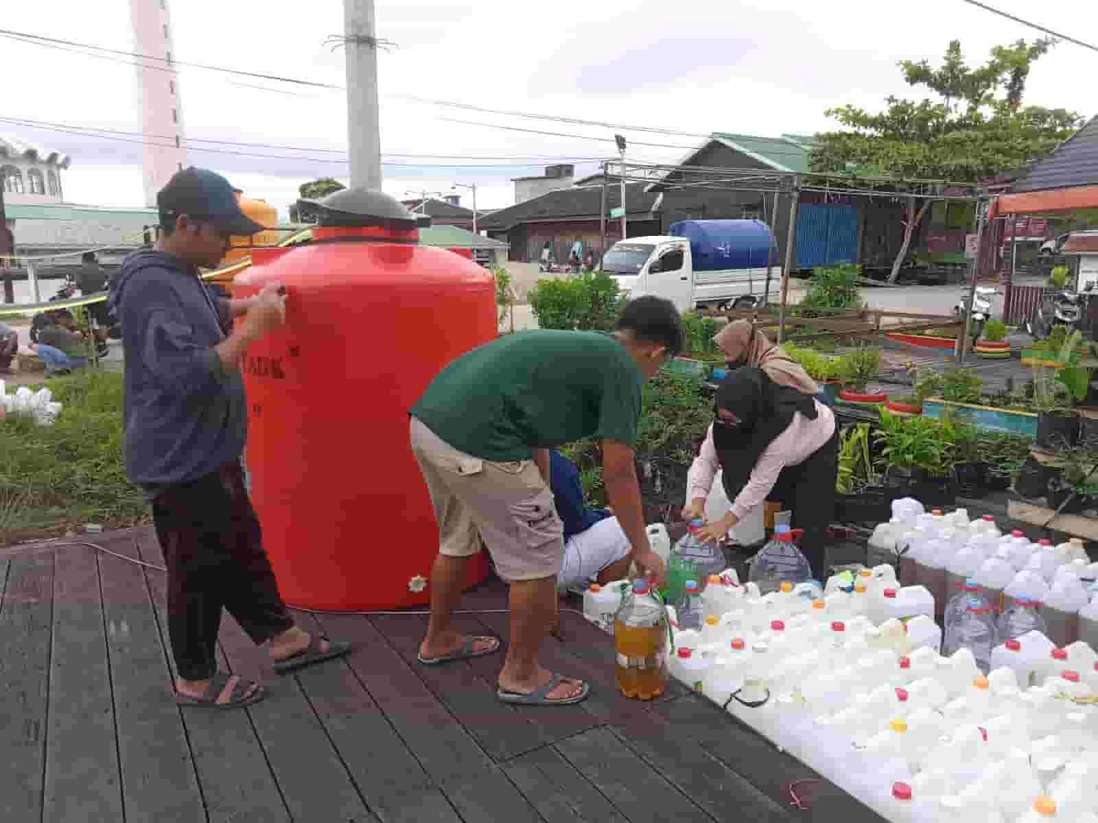 Desa Liang Sediakan Stok Minyak Goreng Curah Empat Ribu Liter untuk Warga