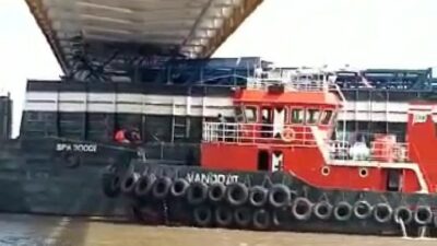 Jembatan Martadipura Bengkok Ditabrak Kapal Ponton, Camat Khawatirkan Hal Ini