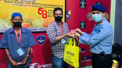 Peringati Hari Bakti, Lapas Narkotika Samarinda Bagikan Paket Sembako kepada Masyarakat
