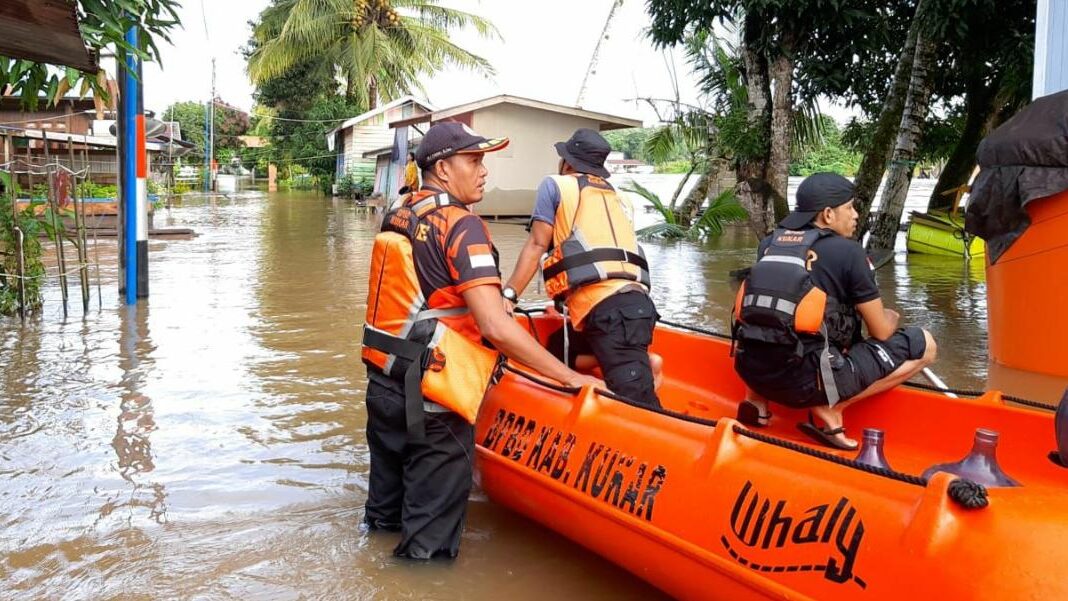 Giliran Kembang Janggut Diteror Banjir, BPBD Evakuasi Warga yang Terkurung Dirumah