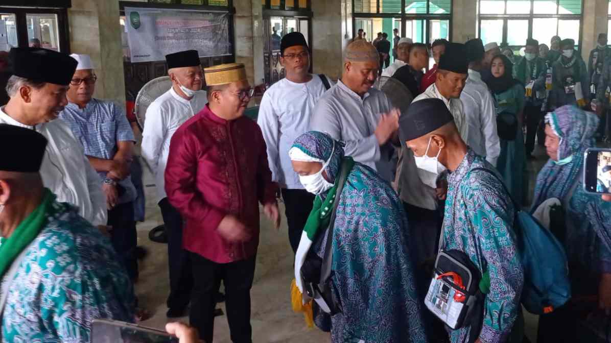 241 Calhaj Asal Kukar Resmi Dilepas Bupati Edi Damansyah