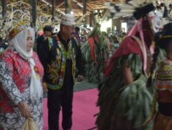Lestarikan Tradisi Leluhur, Bupati Kukar Hadiri Pesta Panen Mencaq Undat