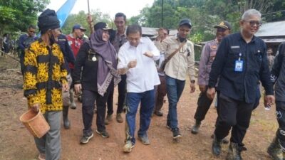 Wabup Paser Minta Pemprov Kaltim Perbaiki Infrastruktur Jalan Dusun Mului
