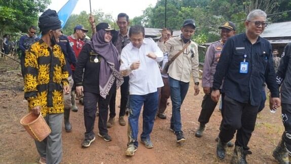 Wabup Paser Minta Pemprov Kaltim Perbaiki Infrastruktur Jalan Dusun Mului