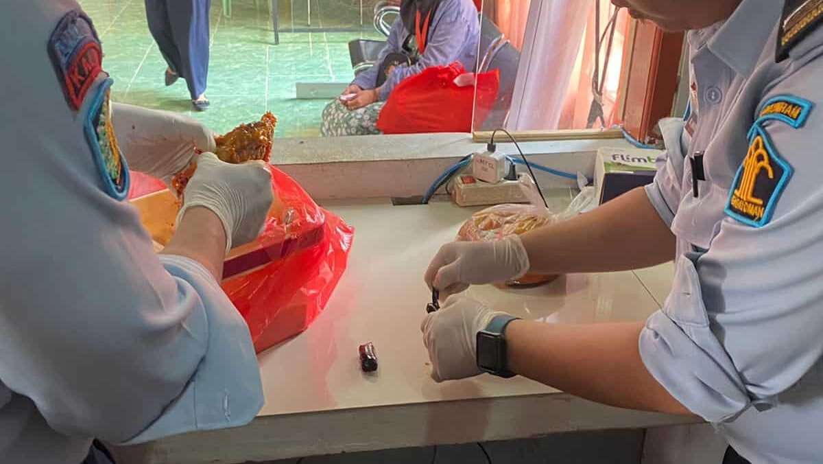 Periksa Barang Titipan Napi, Lapas Narkotika Samarinda Temukan Sabu-Sabu dalam Ikan Goreng