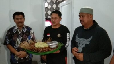 Tumpeng Sate Jadi Kejutan Edi Damansyah untuk HUT Kapolres Kukar
