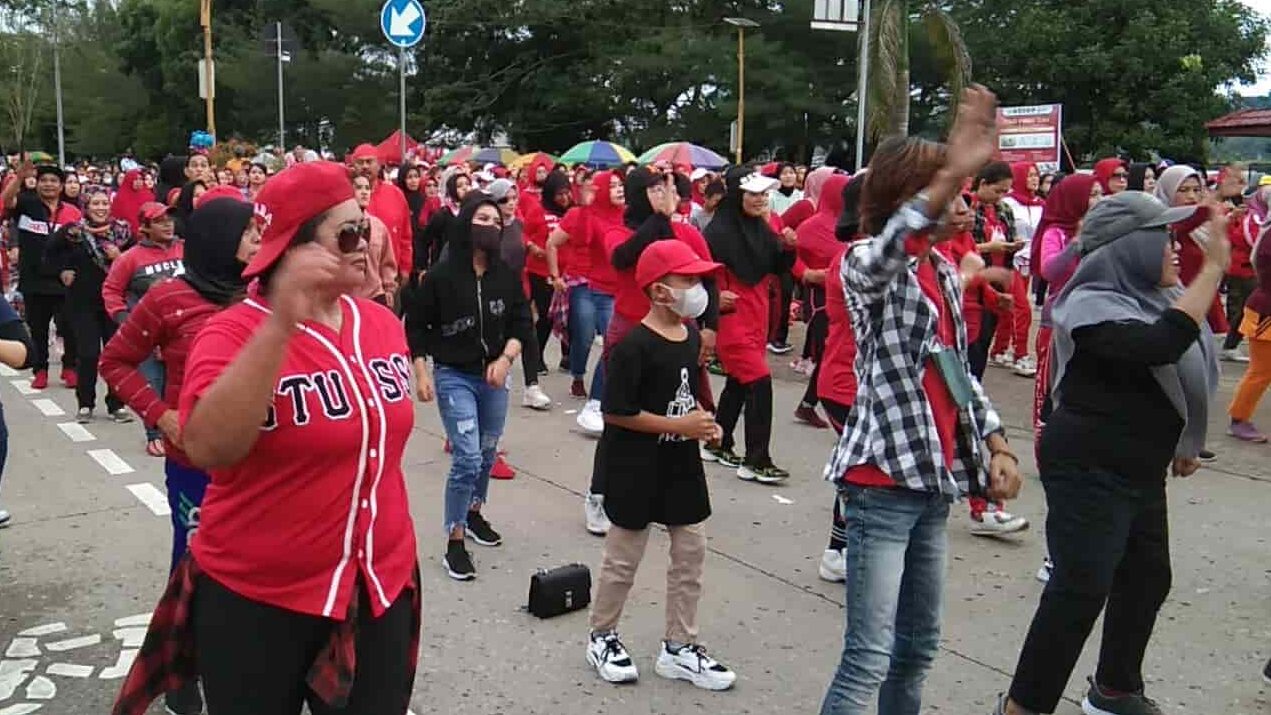 Ribuan Warga Antusias Ikuti CFD Tenggarong, Bupati Minta Tetap Patuhi Prokes