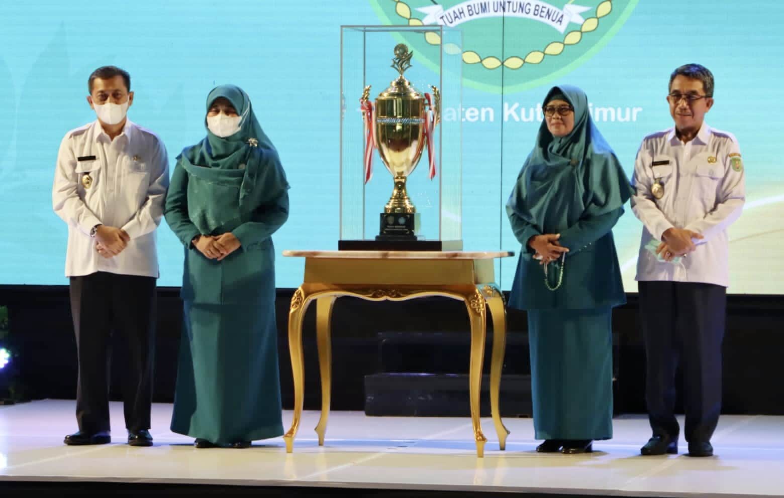 TP PKK Kutim Juara Umum di HKG Ke-50 dan BBGRM Ke-19 Tingkat Kaltim