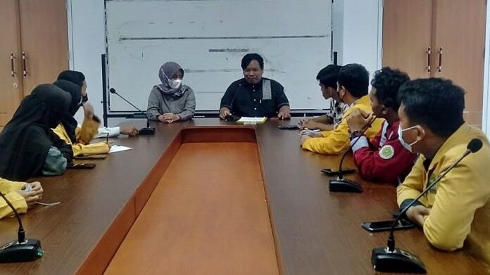 Terima Audiensi Mahasiswa, Komisi IV DPRD Samarinda Bahas Kesejahteraan Guru Honorer
