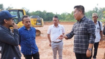 Pastikan Tepat Waktu, Wabup Kukar Tinjau Jaringan Irigasi dan Jalan di Anggana