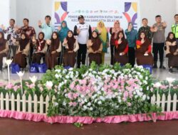 Siswi Kutim Minum Tablet Tambah Darah, Gerakan Remaja Cegah Stunting Diluncurkan