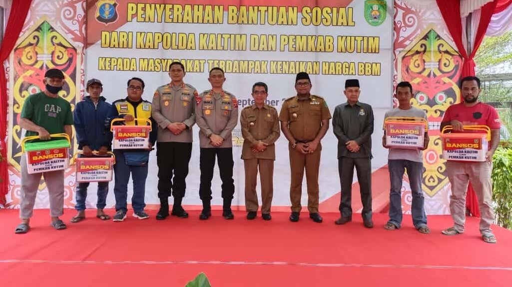 Dampak Kenaikan Harga BBM, 1.800 Paket Sembako Dibagikan ke Masyarakat Kutim