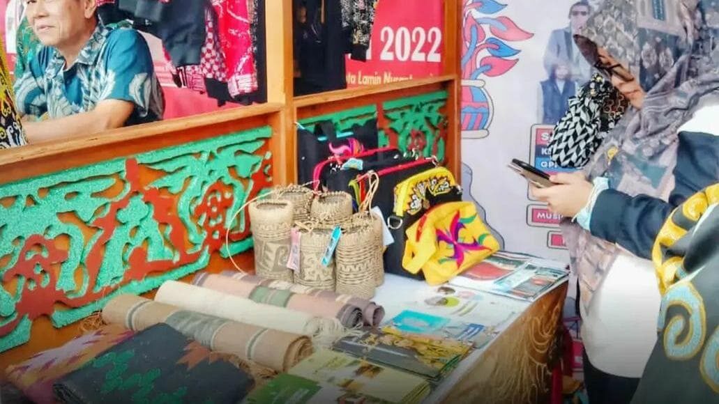 Produk-Produk Unggulan Khas Kukar Tampil di Anjungan Kaltim TMII Jakarta