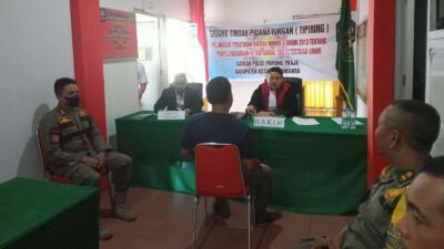 Kedapatan Jualan di Atas Drainase, Belasan PKL Kukar Jalani Sidang Tipiring