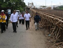 Bupati Paser Minta Rehabilitasi Jembatan Putri Petong Selesai Tahun Ini