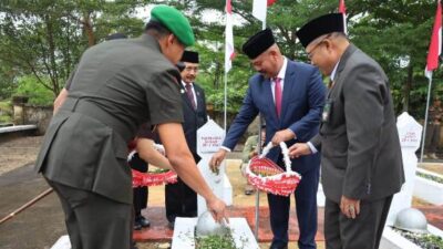 Forkompimda Kukar Tabur Bunga Peringati Peristiwa Merah Putih Sangasanga