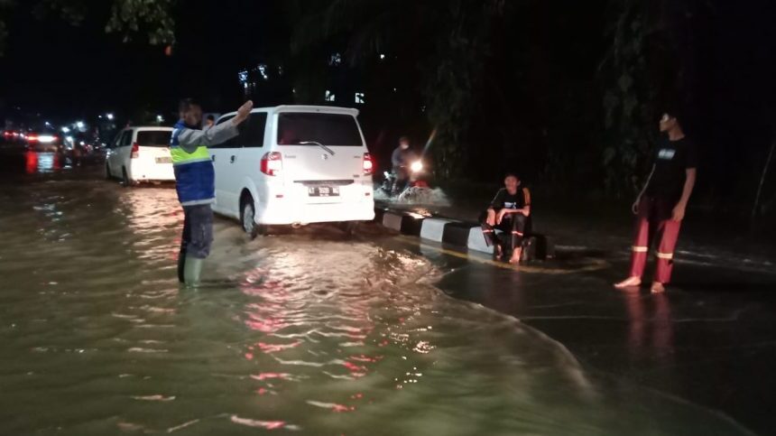 Samarinda Seberang Dilanda Banjir, Masyarakat Diminta Waspadai Arus Listrik