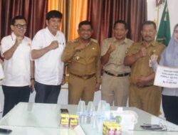 Sebut Pemkab Tak Tinggal Diam, Bupati PPU Serahkan Bansos untuk Atlet Korban Kecelakaan