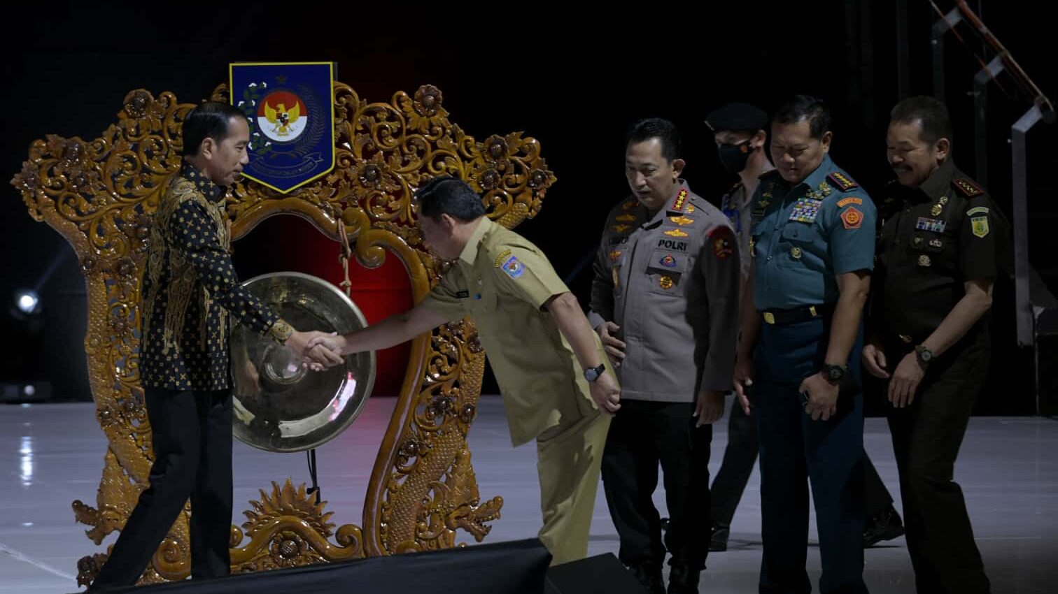 Jokowi Minta Kepala Daerah Selesaikan Dua Masalah Besar Investasi, Apa Saja?