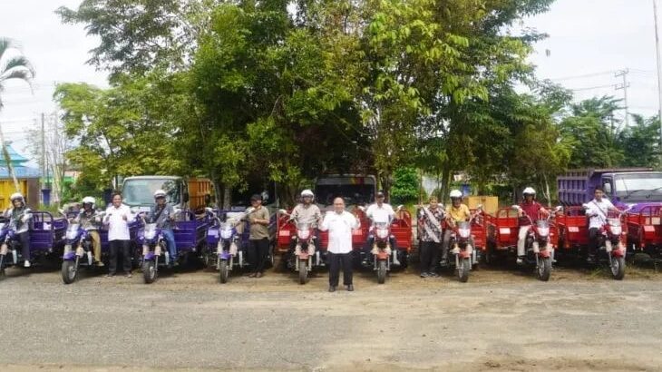 Imbas Penghapusan Empat Titik TPS, DLH Paser Serahkan Kendaraan Angkut Sampah ke Warga