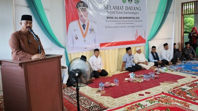 Bupati Kukar Serahkan Bantuan untuk Ponpes Hidayatullah di Dusun Merangan