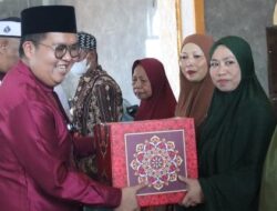Safari Ramadan, Wabup Kukar Sambangi Warga Loa Janan dan Berbagi Menu Buka Puasa