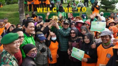 Arak Piala Adipura, Wali Kota Bontang Janjikan Kenaikan Bonus untuk Petugas Kebersihan