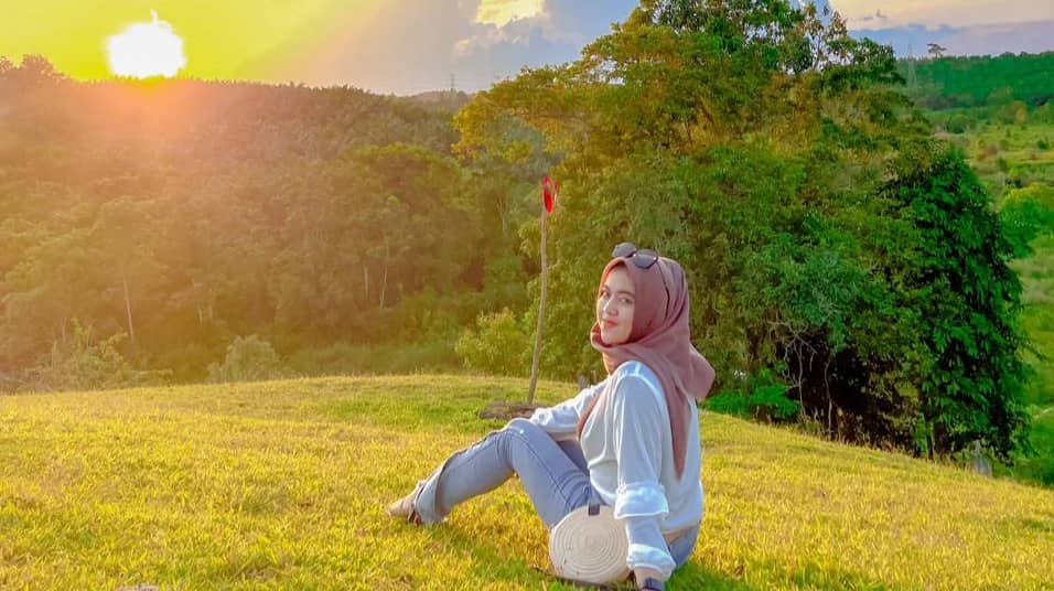 Menengok Eloknya Pemandangan di Puncak Bukit Teletubbies ala Samboja
