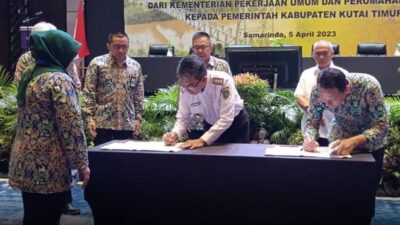 Pemkab Kutim Terima Hibah Jembatan Gantung Sungai Gelinggang dari Kementerian PUPR