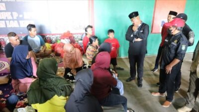 Peduli Korban Kebakaran Desa Sepakat, Bupati Edi Damansyah Beri Bantuan