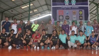 Peringati Hari Buruh, Disnakertrans Kaltim Buka Turnamen Futsal Serikat Pekerja