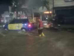 Balikpapan Banjir, Bikin Kendaraan Mogok dan Lumpuhkan Lalu Lintas