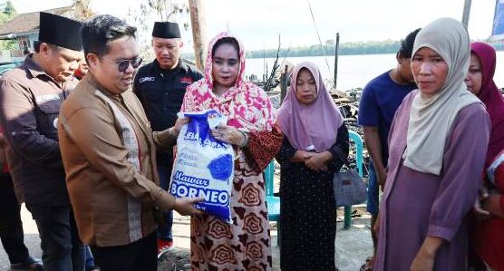 Pemkab Kukar Beri Bantuan Korban Kebakaran Desa Segihan