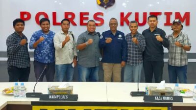 Ikuti Vidcon di Polres Kutim, Ketua AJKT: Jurnalis Harus Objektif