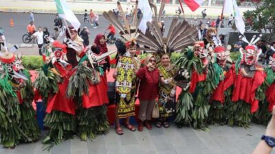 Para Penari Hudoq Ramaikan Penutupan Kaltim Exhibition 2023