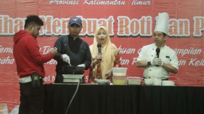 Beri Keterampilan Kaum Ibu, DWP Kaltim Gelar Pelatihan Membuat Roti