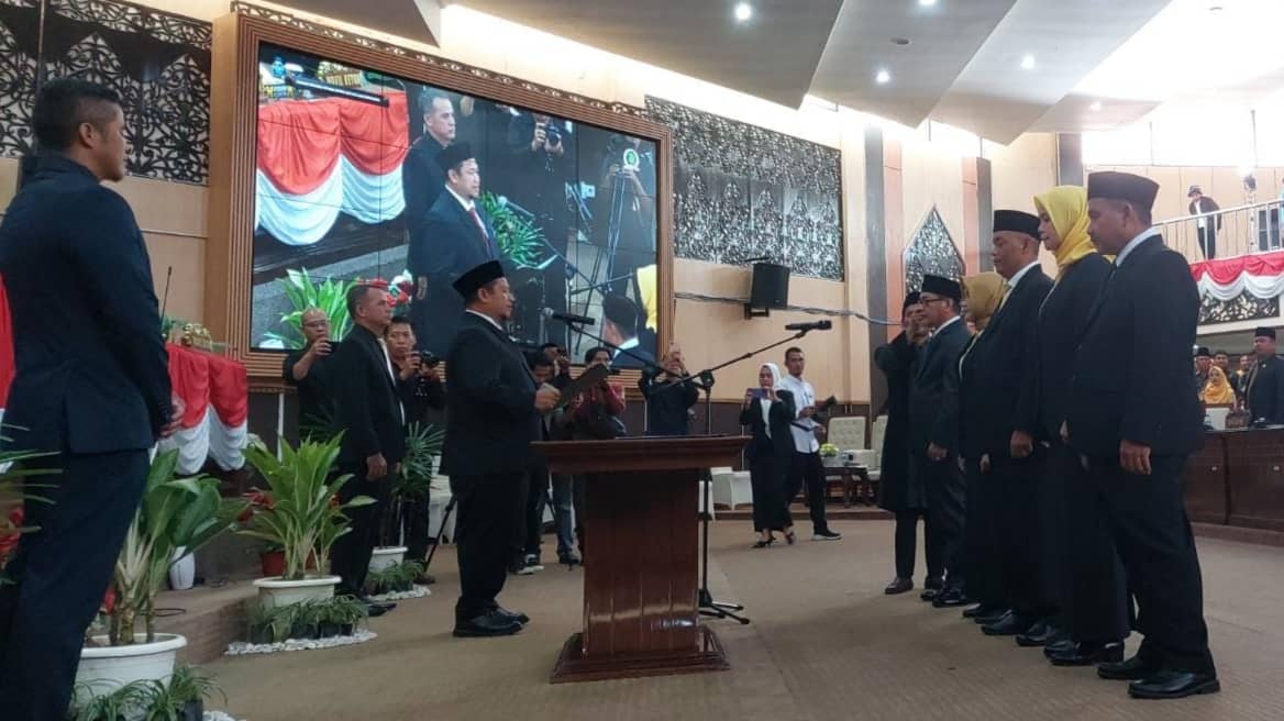 DPRD Kukar Lantik Lima Anggota Pergantian Antar Waktu