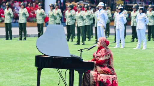 Peringatan HUT Ke-78 RI, Putri Ariani Goyang Istana Lewat Lagu Rungkad