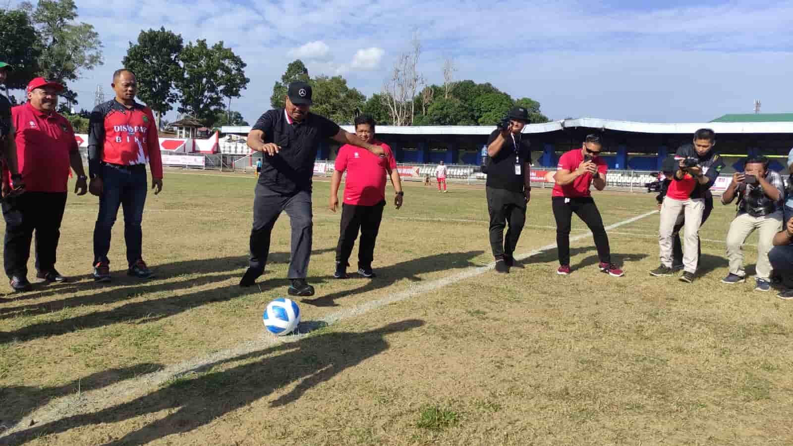 Turnamen Sepak Bola Bupati Cup 2023 Bergulir, Edi Damansyah Harap Muncul Talenta Baru
