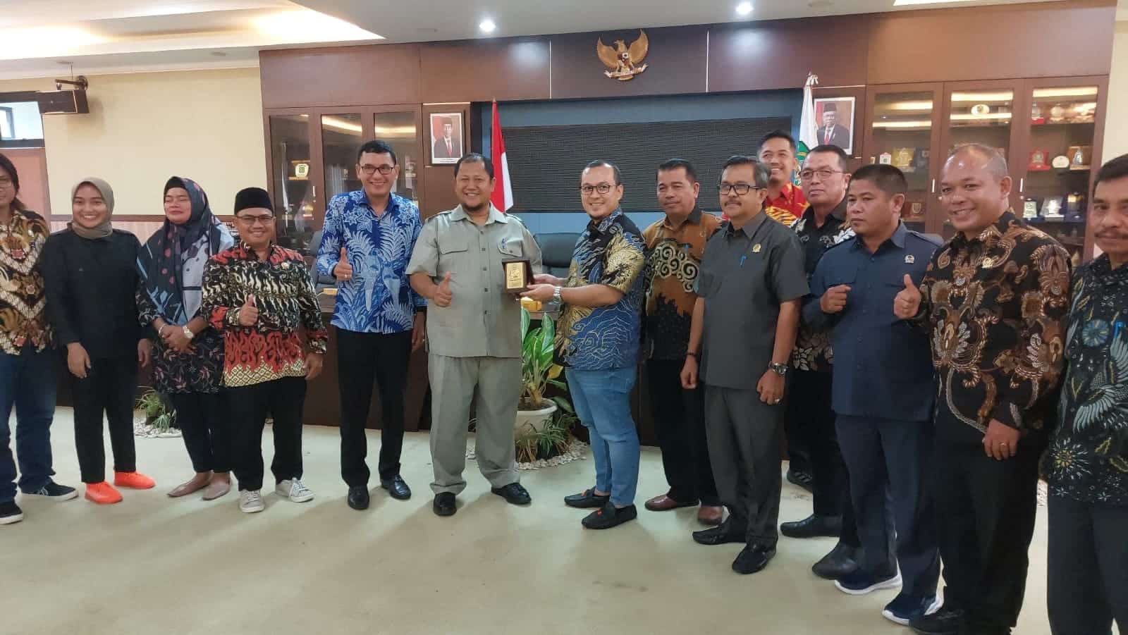 DPRD Kukar Terima Kunker DPRD Mamuju Tengah, Bahas Penerapan Perda Pajak