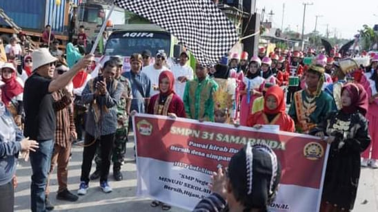 Pawai Kirab Budaya Bersih Desa di Simpang Pasir Ajarkan Tradisi Gotong Royong