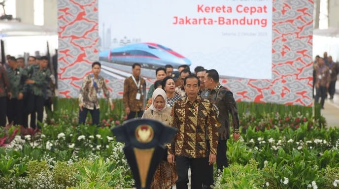 Kereta Cepat Resmi Beroperasi, Tandai Modernisasi Transportasi Massal Indonesia