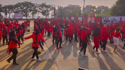 PDI Perjuangan Kukar Gelar Senam Jantung Sehat Bersama Relawan Santri Dukung Ganjar