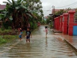 Antisipasi Risiko Musim Hujan, Camat Tenggarong Ajak Warga Gotong Royong