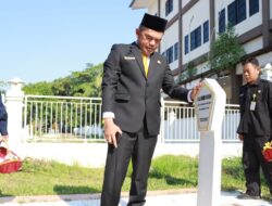 Peringati Hari Pahlawan Nasional, Ketua DPRD Kaltim Tabur Bunga Di TMP