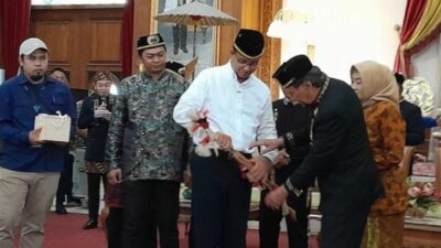 Anies Baswedan Apresiasi Kebudayaan Kesultanan Kutai Kartanegara Ing Martadipura