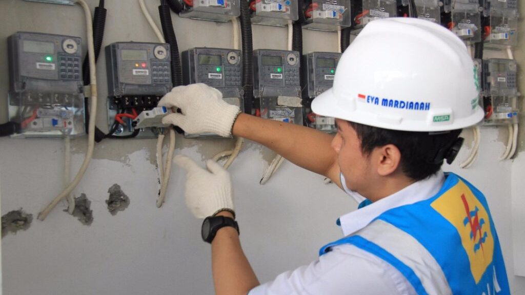 Ratusan Ribu Rumah Tangga Dapat Akses Pasang Listrik Gratis Sepanjang 2023